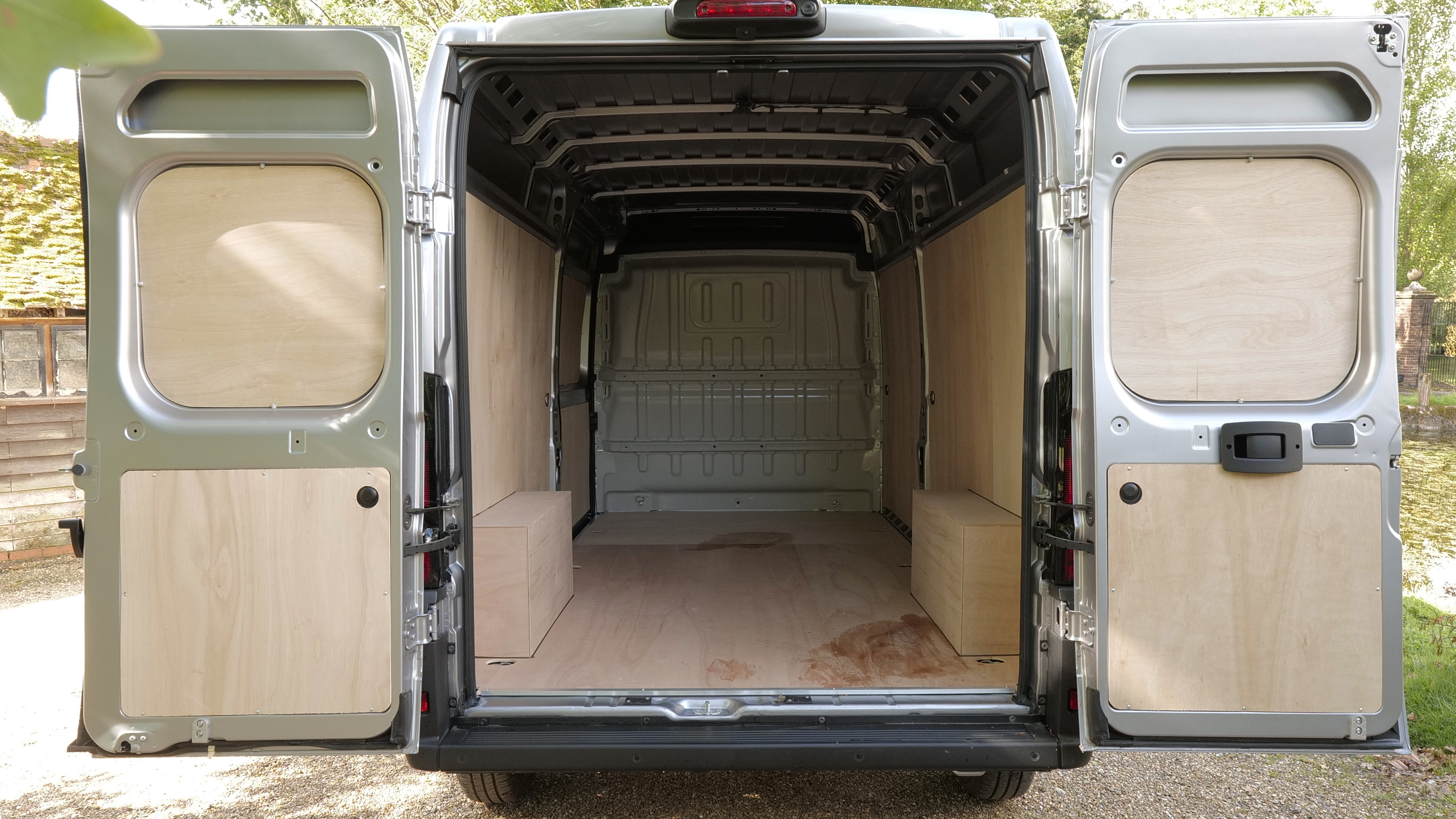 PEUGEOT BOXER 335 L3 DIESEL 2.2 BlueHDi 140 Platform Cab Professional